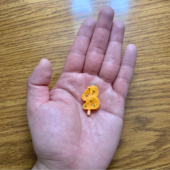 Grilled Scallops Charm Pendant - Picture 7 of 8